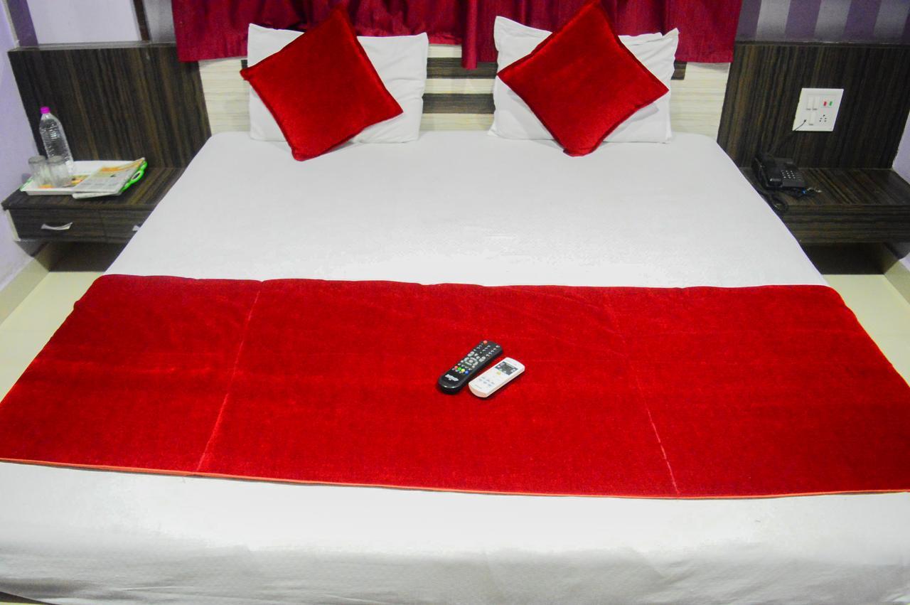 Hotel Royal Palace - 150 Meters From Mahakal Temple Ujjain Esterno foto