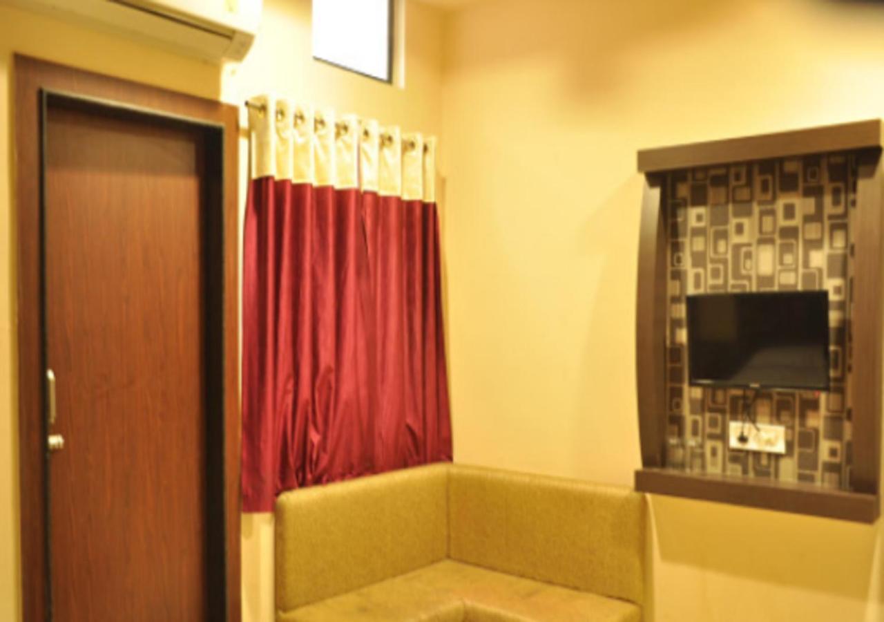 Hotel Royal Palace - 150 Meters From Mahakal Temple Ujjain Esterno foto